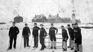 393-ice_polo_1890.jpg-thumb
